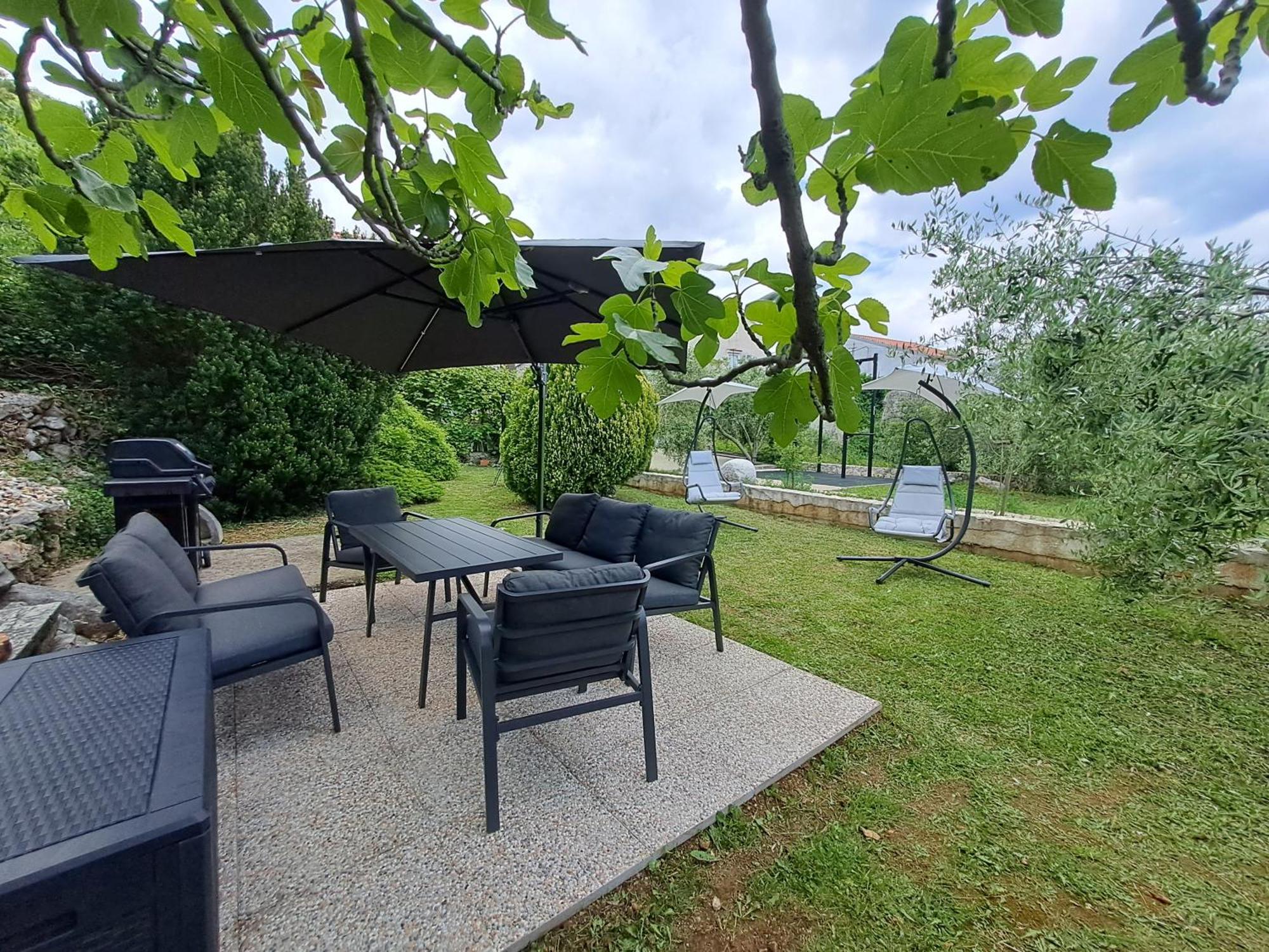 Greta Apartment Vrbnik Exterior photo